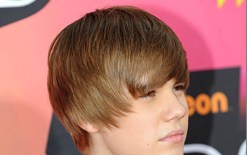 justin bieber old hair and new hair. Justin Bieber cut his hair